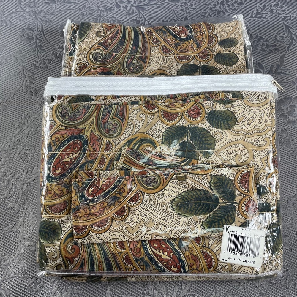 Homestead Palatino Paisley 2X Blouson Valance
